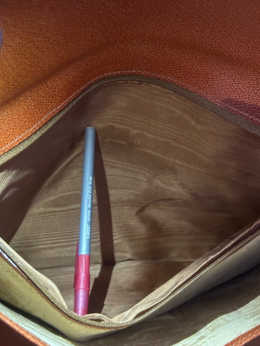 VTG Valentino Garavani Classic Brown Leather EnvelopeClutch Bag W/Gold Hardware - Picture 9 of 12